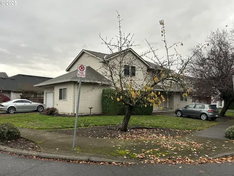 1042/1108 NE Lija Loop Portland OR 97211