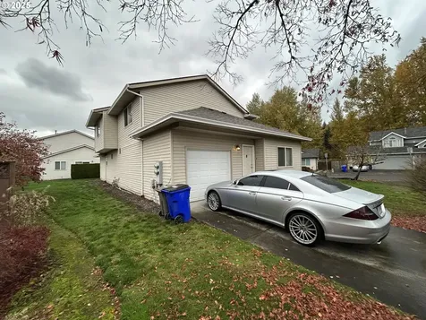 1042/1108 NE Lija Loop Portland OR 97211