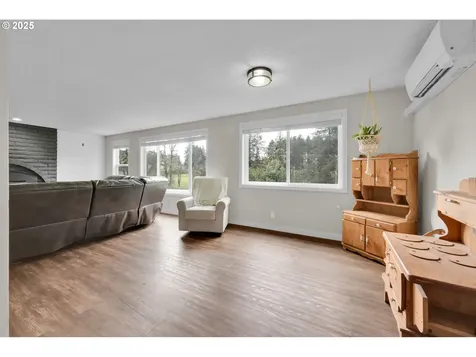 37930 Shenandoah Loop Springfield OR 97478