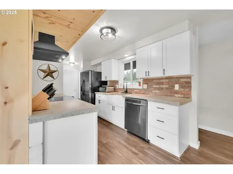 37930 Shenandoah Loop Springfield OR 97478