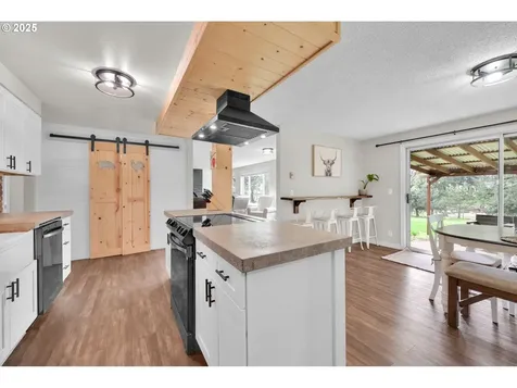 37930 Shenandoah Loop Springfield OR 97478