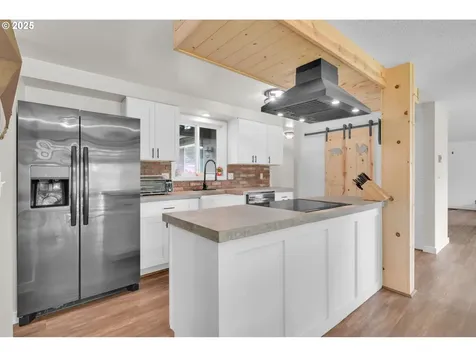 37930 Shenandoah Loop Springfield OR 97478