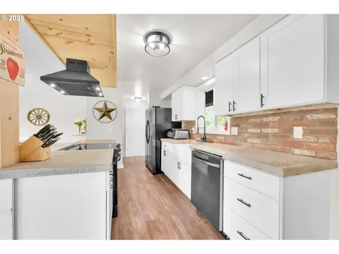 37930 Shenandoah Loop Springfield OR 97478