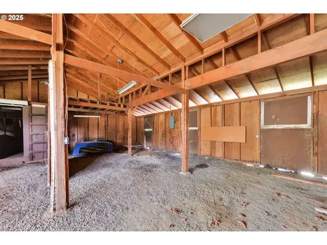 37930 Shenandoah Loop Springfield OR 97478