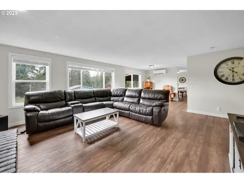 37930 Shenandoah Loop Springfield OR 97478