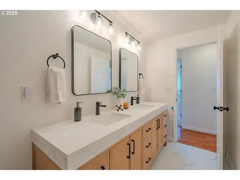 1401 NE 130th Street Vancouver WA 98685