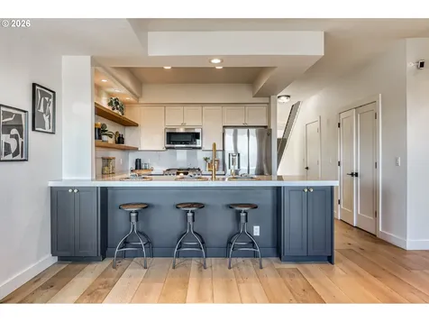 5036 SW View Point Terrace Portland OR 97239