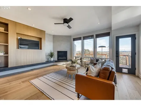 5036 SW View Point Terrace Portland OR 97239