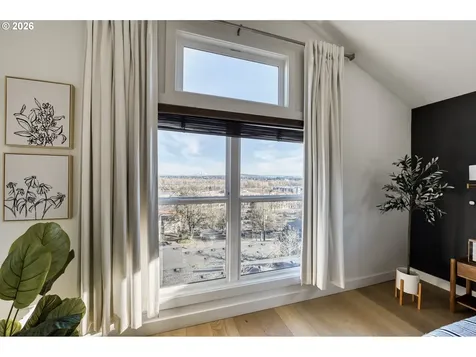 5036 SW View Point Terrace Portland OR 97239
