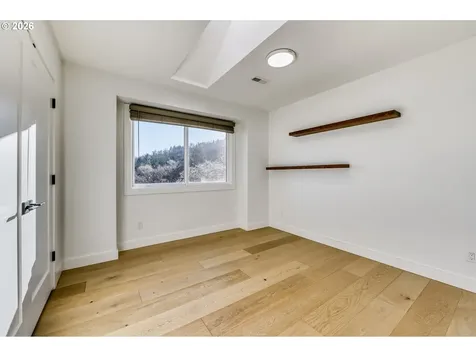5036 SW View Point Terrace Portland OR 97239