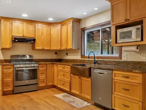 42274 Ziak Gnat Creek Lane Astoria OR 97103