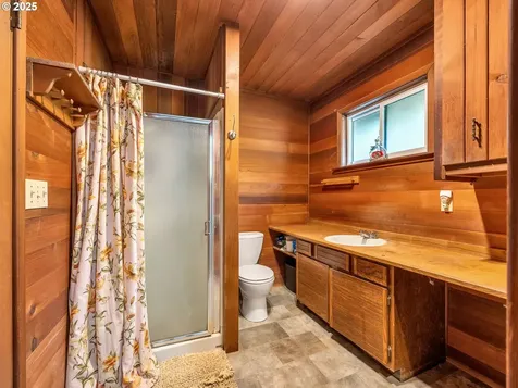 42274 Ziak Gnat Creek Lane Astoria OR 97103