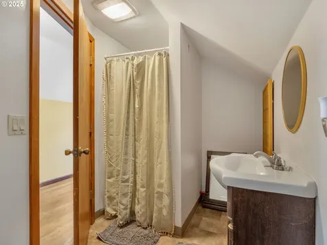 42274 Ziak Gnat Creek Lane Astoria OR 97103