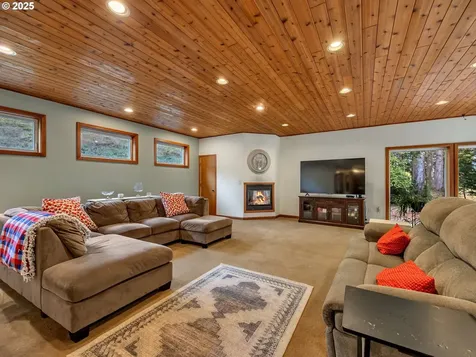 42274 Ziak Gnat Creek Lane Astoria OR 97103