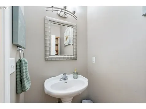 9613 NE 157th Avenue Vancouver WA 98682