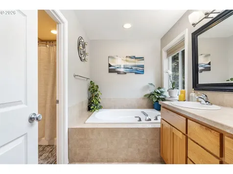 9613 NE 157th Avenue Vancouver WA 98682