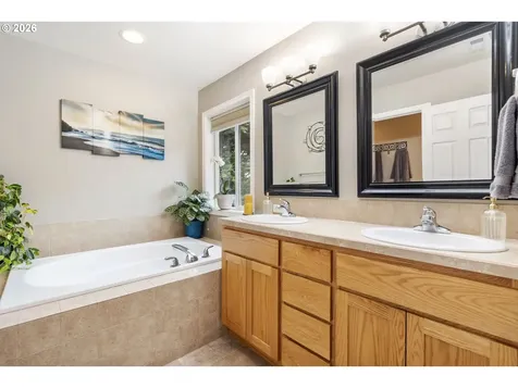 9613 NE 157th Avenue Vancouver WA 98682
