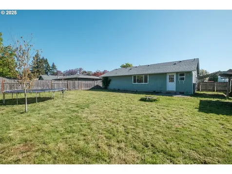 3197 Columbine Street Lebanon OR 97355