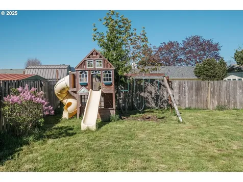 3197 Columbine Street Lebanon OR 97355