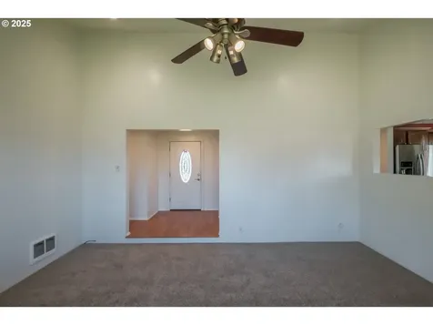 3197 Columbine Street Lebanon OR 97355