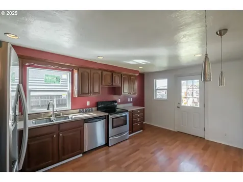 3197 Columbine Street Lebanon OR 97355
