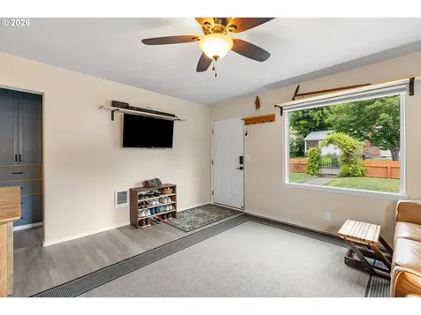 1331 NE Klamath Avenue Roseburg OR 97470