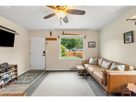 1331 NE Klamath Avenue Roseburg OR 97470