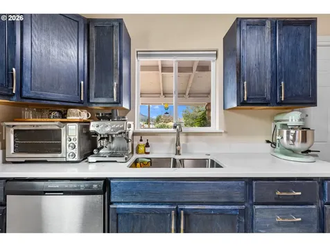 1331 NE Klamath Avenue Roseburg OR 97470