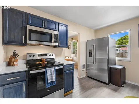 1331 NE Klamath Avenue Roseburg OR 97470