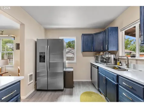 1331 NE Klamath Avenue Roseburg OR 97470
