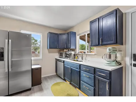 1331 NE Klamath Avenue Roseburg OR 97470