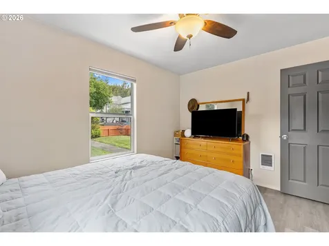 1331 NE Klamath Avenue Roseburg OR 97470