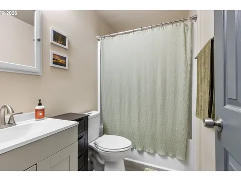 1331 NE Klamath Avenue Roseburg OR 97470