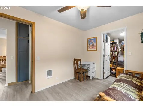 1331 NE Klamath Avenue Roseburg OR 97470
