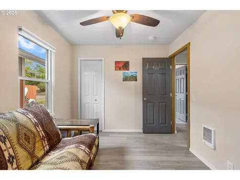 1331 NE Klamath Avenue Roseburg OR 97470
