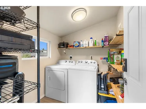 1331 NE Klamath Avenue Roseburg OR 97470