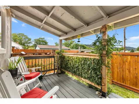 1331 NE Klamath Avenue Roseburg OR 97470