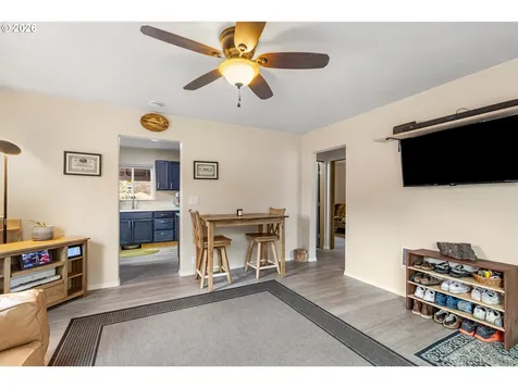 1331 NE Klamath Avenue Roseburg OR 97470