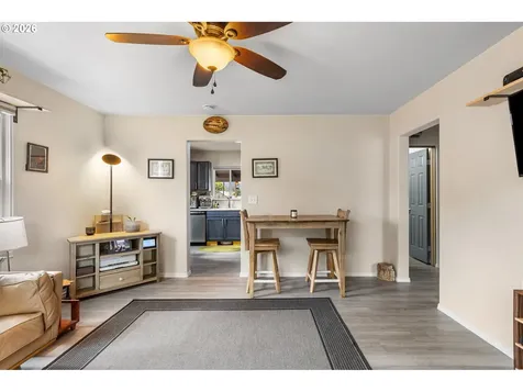 1331 NE Klamath Avenue Roseburg OR 97470