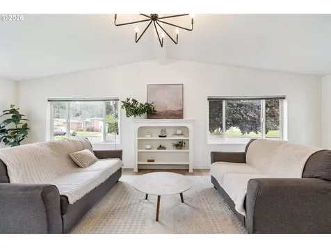 3425 Camas Street Woodburn OR 97071