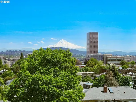 2445 NW Irving Street Portland OR 97210