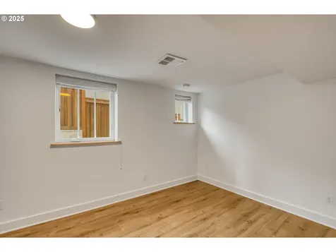 2445 NW Irving Street Portland OR 97210