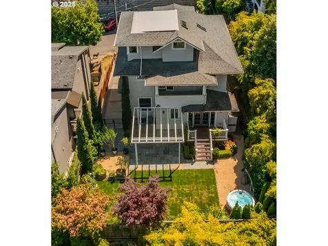 2445 NW Irving Street Portland OR 97210