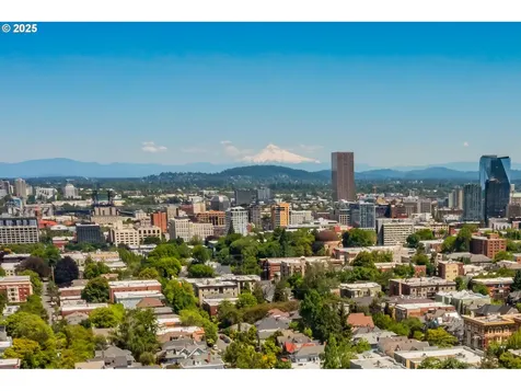 2445 NW Irving Street Portland OR 97210