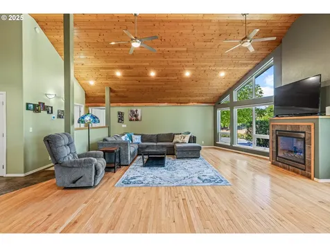 2734 Allen Street Kelso WA 98626