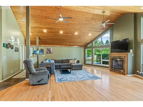 2734 Allen Street Kelso WA 98626