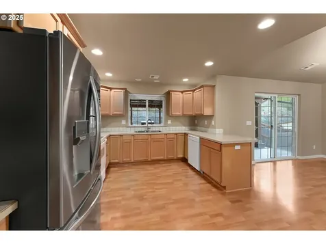 675 NE Cummins Street Roseburg OR 97470