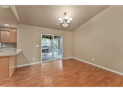 675 NE Cummins Street Roseburg OR 97470
