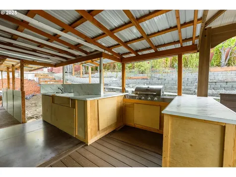 675 NE Cummins Street Roseburg OR 97470
