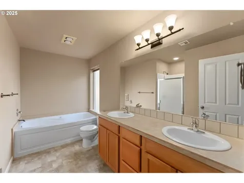 675 NE Cummins Street Roseburg OR 97470